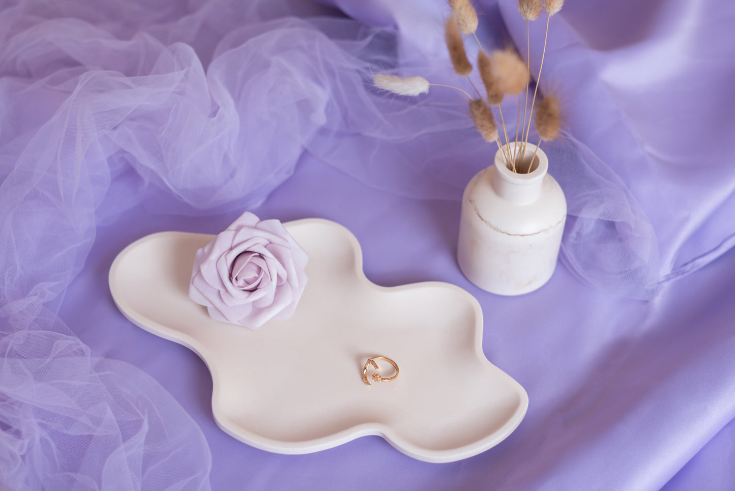 Curvy Cream Tray